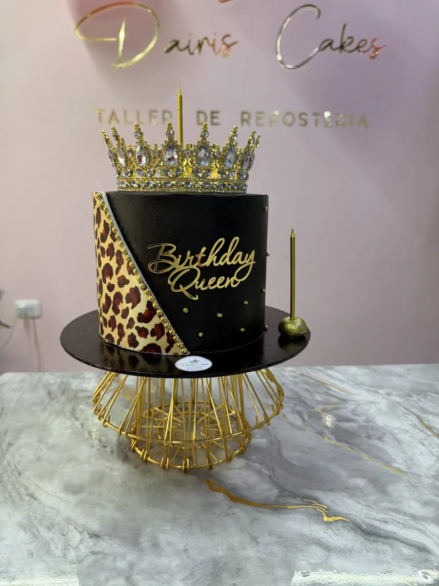 Birthday Queen: negro y animal print